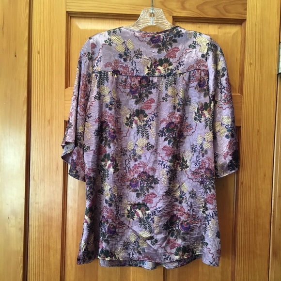 Fun NY Collection Tunic - Picture 6 of 6